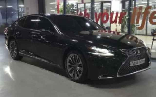 LS500h 3.5 플래티넘 AWD 렉서스 2018/02 183,729km